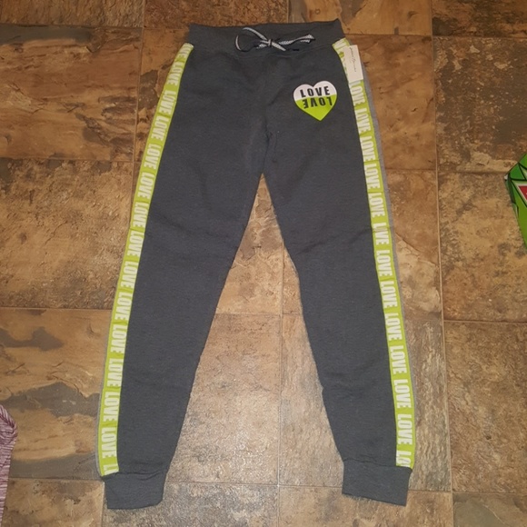 Bobbie Brooks Pants - NWT LADIES GRAPHIC JOGGER PANTS